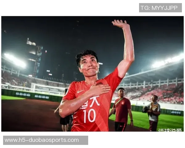 中国足球先生的荣耀与挑战:追寻梦想的足坛传奇之路 中国足球先生的荣耀与挑战:追寻梦想的足坛传奇之路